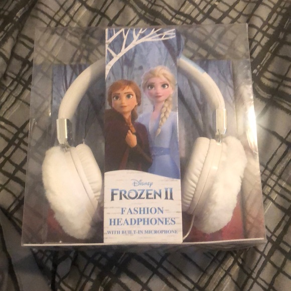 Frozen 2 Fashion Headphones - Picture 1 of 4